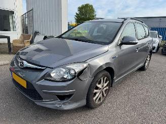 škoda osobní automobily Hyundai I-30 CW 1.4i i-Motion 2012/1