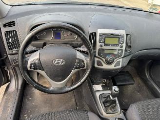 Hyundai I-30 CW 1.4i i-Motion picture 11