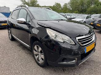 Peugeot 2008 1.2 VTi Allure Pack Premium Plus picture 6