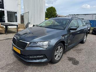 Damaged car Skoda Superb Combi 1.5 AUTOMAAT  TSI ACT Business Edition 2020/7