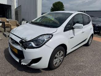 Vaurioauto  passenger cars Hyundai Ix20 1.4 i-Motion 2010/11