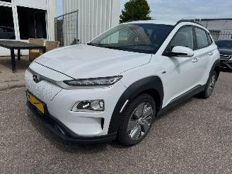 uszkodzony samochody osobowe Hyundai Kona EV Comfort 64 kWh 2020/12