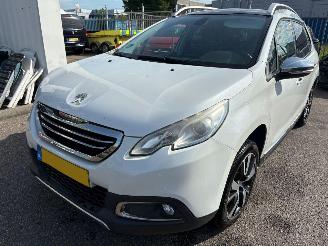 Vaurioauto  passenger cars Peugeot 2008 1.6 VTi Féline 2013/5