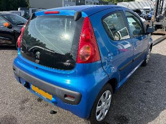 Peugeot 107 1.0-12V XS picture 5