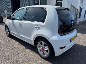 Volkswagen Up! 1.0 BMT up! beats picture 2