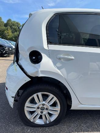 Volkswagen Up! 1.0 BMT up! beats picture 5