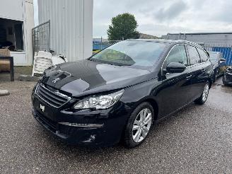 Schadeauto Peugeot 308 SW 1.6 BlueHDI Blue Lease Executive Pack 2015/11