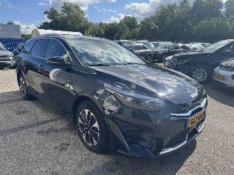 Coche accidentado Kia Ceed 1.6 GDI PHEV DynamicPlusLine 2024/9