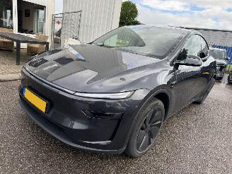 Damaged car Tesla Model Y RWD 58 kWh 2025/10