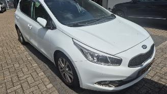 Schadeauto Kia Cee d CEE D 1.6 BENZINE AIRO 2012/7