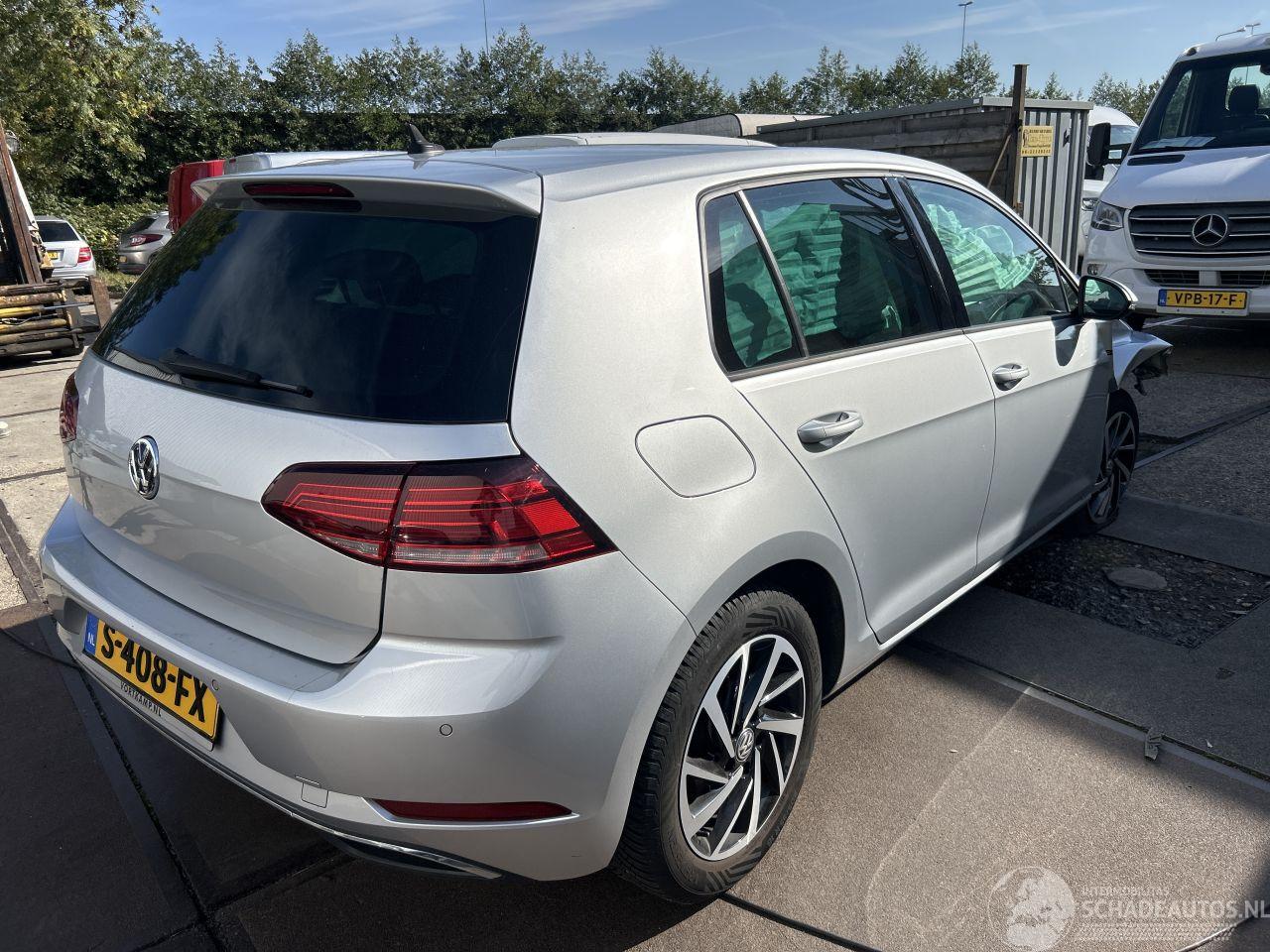 Volkswagen Golf 1.0 TSI TRENDLINE