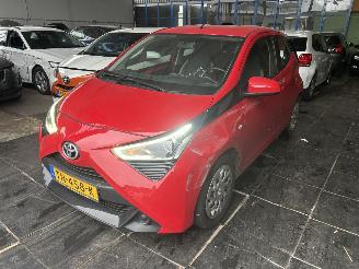 Damaged car Toyota Aygo 1.0 VVT-I X-PLAY 2018/9
