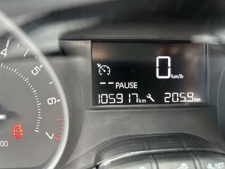 Peugeot 208 1.2 PURETECH LION picture 9