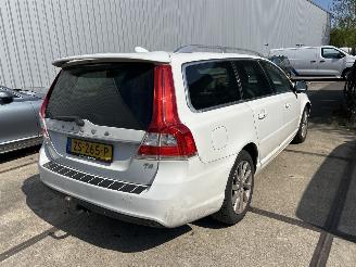 Schadeauto Volvo V-70 1.6 T4 KINETIC 2013/10