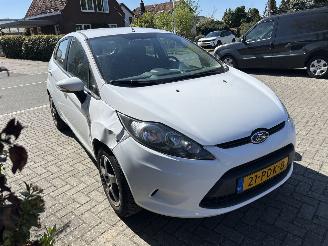 uszkodzony samochody osobowe Ford Fiesta 1.25 LIMITED 2011/1