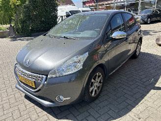 Unfallwagen Peugeot 208 1.2 PURETECH STYLE 2015/5
