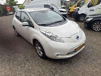 krockskadad bil auto Nissan Leaf Acenta 2014/9