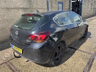 damaged passenger cars Opel Astra 1.6 TURBO SPORT 2010/2