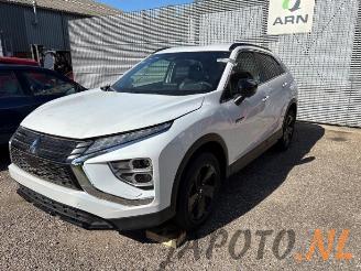 Salvage car Mitsubishi Eclipse Cross Eclipse Cross (GK/GL), SUV, 2017 2.4 16V PHEV 4x4 2023