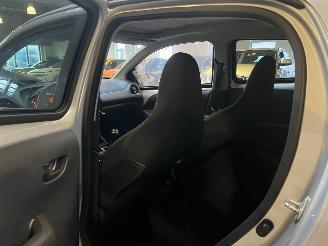 Peugeot 108 1.0 e-VTi Collection TOP! picture 13