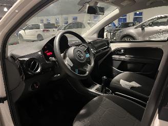 Volkswagen Up! 1.0 move up! BlueMotion picture 13