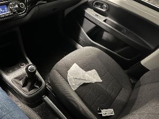 Volkswagen Up! 1.0 move up! BlueMotion picture 20