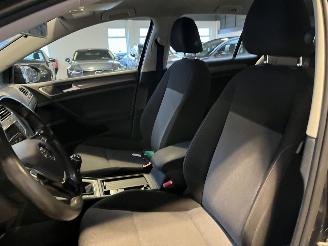 Volkswagen Golf 1.6 TDI Trendline Plus BlueMotion picture 16