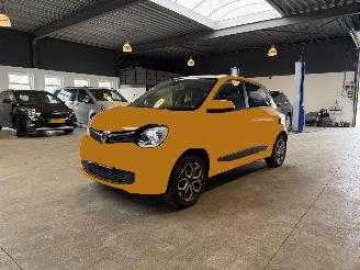 Vaurioauto  passenger cars Renault Twingo 1.0 SCe Collection 2019/6
