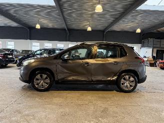 Peugeot 2008 1.2 PureTech Blue Lion picture 2