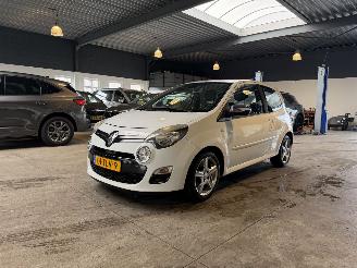 uszkodzony samochody osobowe Renault Twingo 1.5 dCi Dynamique 2012/3