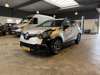 Vaurioauto  passenger cars Renault Captur 1.2 TCe 120 EDC 2016/1