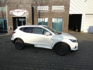 Damaged car Nissan Qashqai 1.2 N-Connecta 2018/7