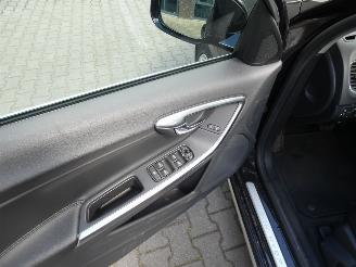 Volvo V-60 PLUG IN HYBRID 2.4 D6 AWD Pl.i Sum. picture 17