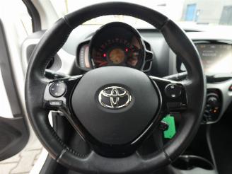 Toyota Aygo 1.0 VVT-i x-pure picture 16
