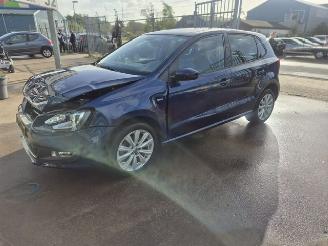 Damaged car Volkswagen Polo Polo V (6R) Hatchback 1.2 TSI (CBZB) [77kW] 2014/1