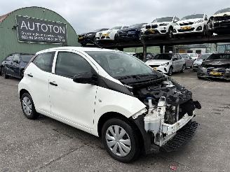 Auto incidentate Toyota Aygo 1.0 VVT-I 53KW X 5-Drs Apple Carplay NAP 2019/8