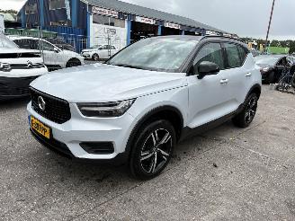 Vaurioauto  passenger cars Volvo XC40 1.5 T3 120KW Autom. Clima Navi Camera R-Design NAP 2019/11