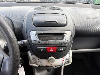 Toyota Aygo 1.0-12V 50KW Navigator Airco Comfort 5-Drs NAP picture 9