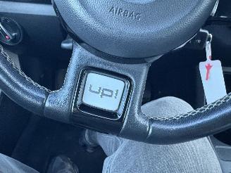 Volkswagen Up! 1.0 44KW High Up Airco picture 13
