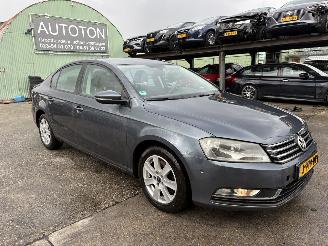 uszkodzony samochody osobowe Volkswagen Passat 1.4 TSI 90KW Bleumotion Sedan Keyless 2011/9