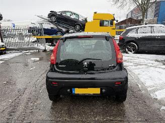 Peugeot 107 1.0-12V XR 50KW Airco Navi 5-Drs NAP picture 3