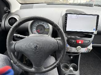 Peugeot 107 1.0-12V XR 50KW Airco Navi 5-Drs NAP picture 8