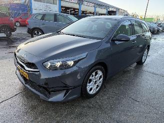damaged passenger cars Kia Ceed 1.0 T-GDI 74KW Clima Navi Led Camera DynamicLine NAP 2024/10