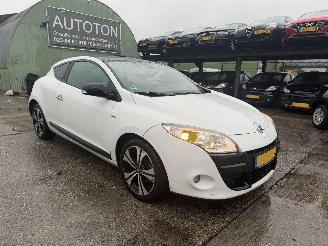 Coche accidentado Renault Mégane Coupe 1.4 TCE 96KW Bose Pano Clima Navi NAP 2011/4