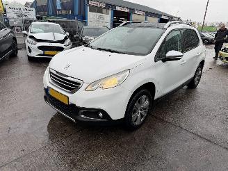 Peugeot 2008 1.2 81KW Pano Clima Navi Led Allure picture 5