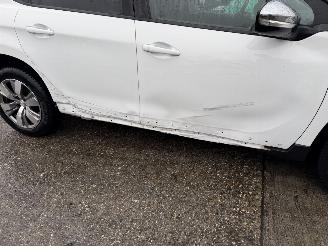 Peugeot 2008 1.2 81KW Pano Clima Navi Led Allure picture 15