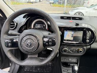 Renault Twingo 22 kWh 60KW R80 E-Tech Serie Limitee Urban Night Cabrio Clima Navi Led picture 8