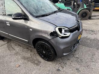 Renault Twingo 22 kWh 60KW R80 E-Tech Serie Limitee Urban Night Cabrio Clima Navi Led picture 24