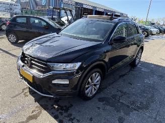 damaged passenger cars Volkswagen T-Roc 1.0 TSI 85KW Pano Clima Navi Camera Led Sport 2019/3