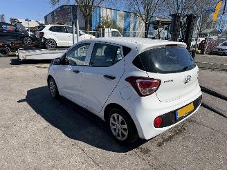 Vaurioauto  passenger cars Hyundai I-10 1.0i 49KW I-Drive 5-Deurs 2018/10